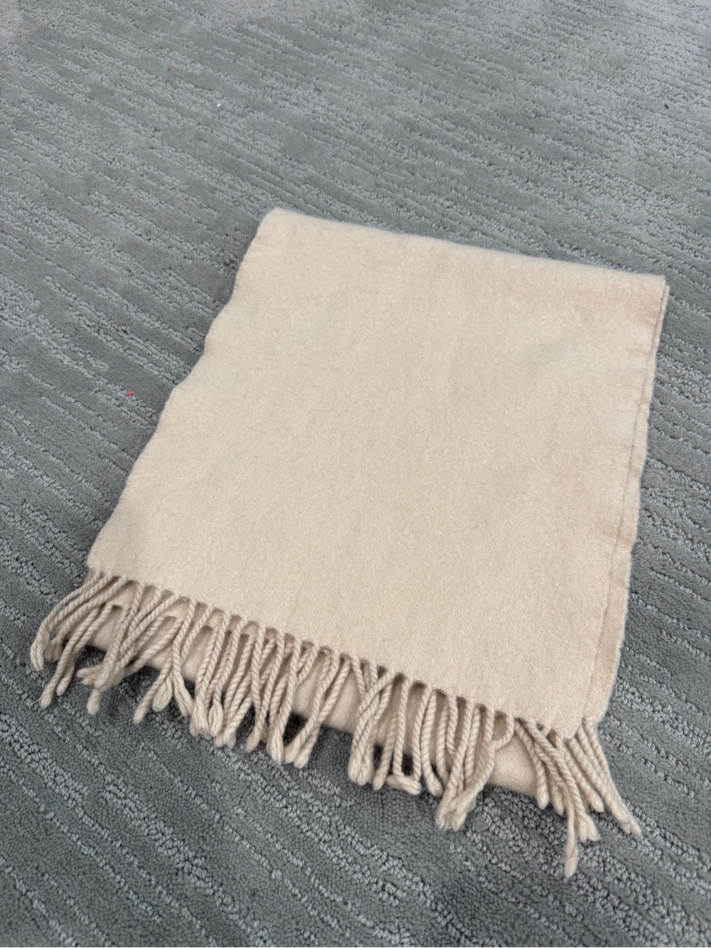 Brooks Brothers 346 100% Cashmere Scarf Made in Scotland Ivory Fringe